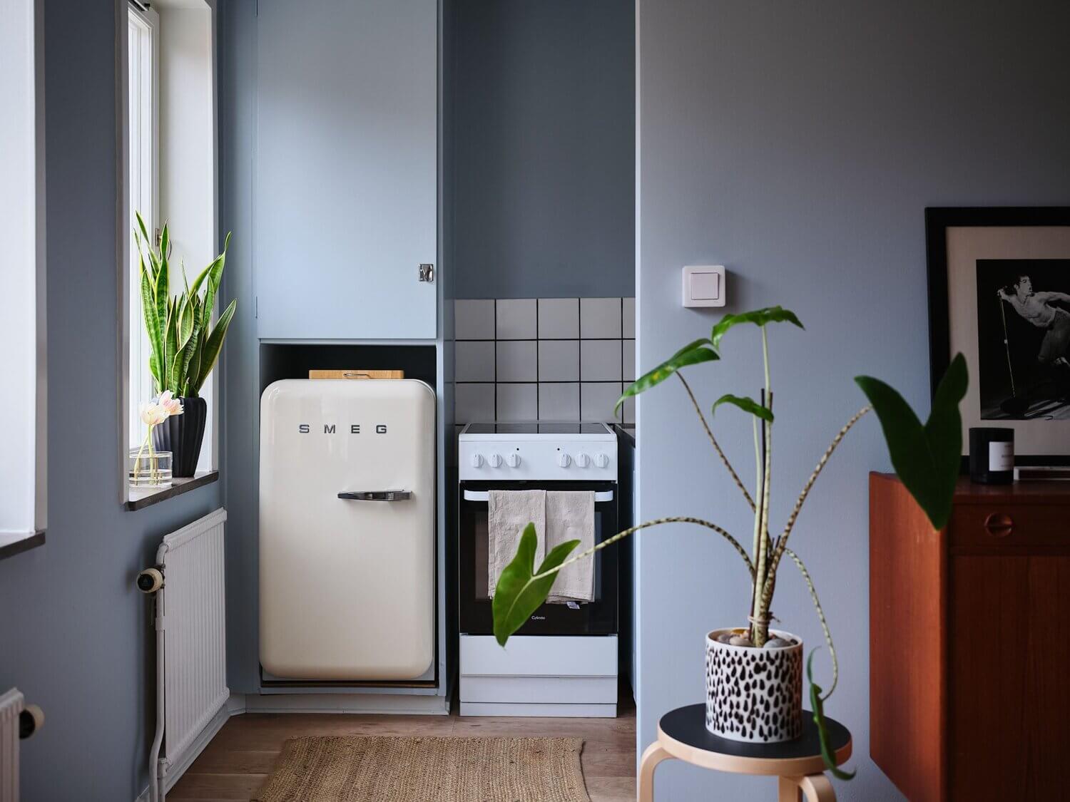 A Tiny But Stylish Blue Studio Apartment 6 tiny blue studio apartment nordroom5 A Tiny But Stylish Blue Studio Apartment