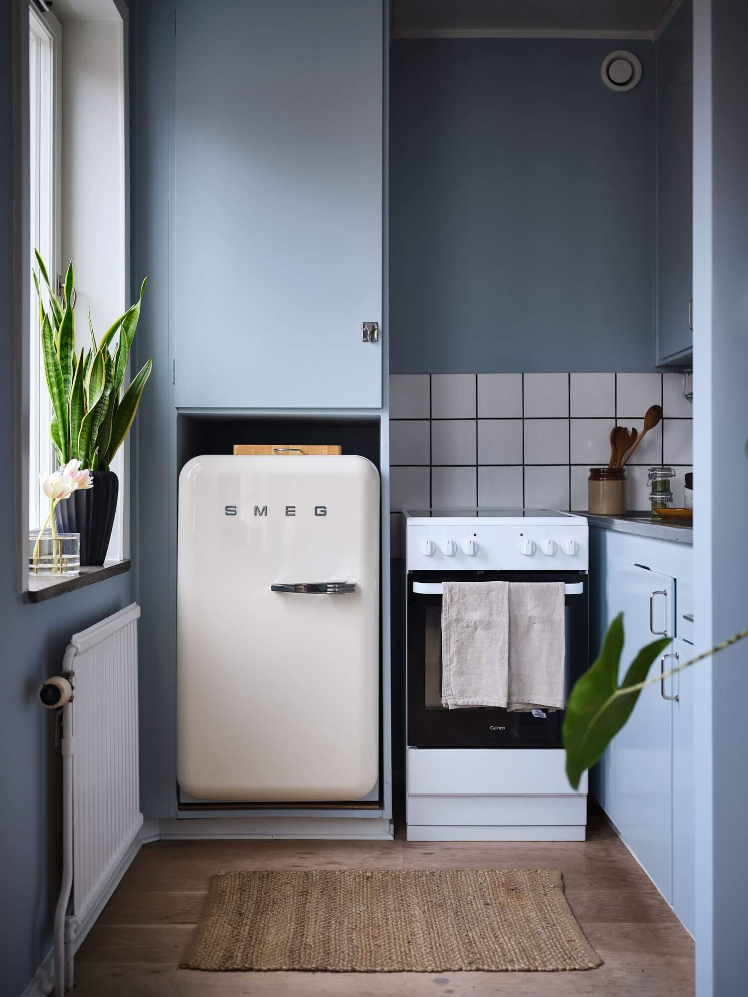 A Tiny But Stylish Blue Studio Apartment 7 tiny blue studio apartment nordroom6 A Tiny But Stylish Blue Studio Apartment