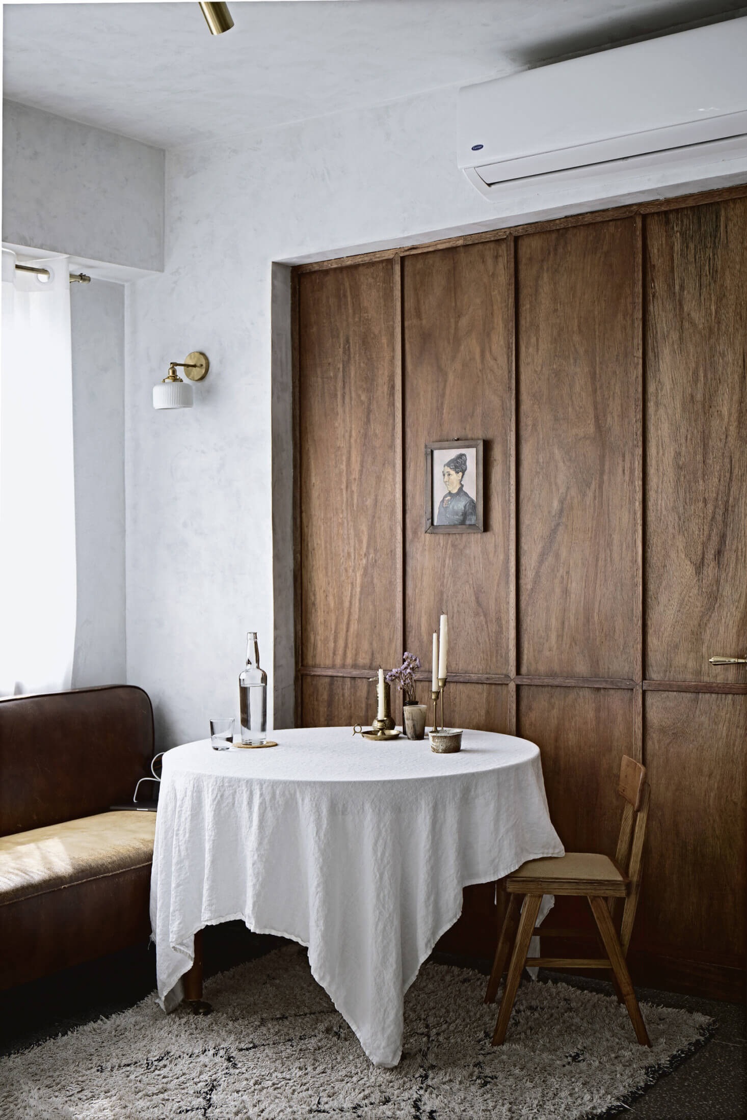 Mandy Lee's Serene Apartment in Hong Kong with a Moody Kitchen 3 ASereneApartmentinHongKongwithaDramaticKitchen TheNordroom2 Mandy Lee's Serene Apartment in Hong Kong with a Moody Kitchen