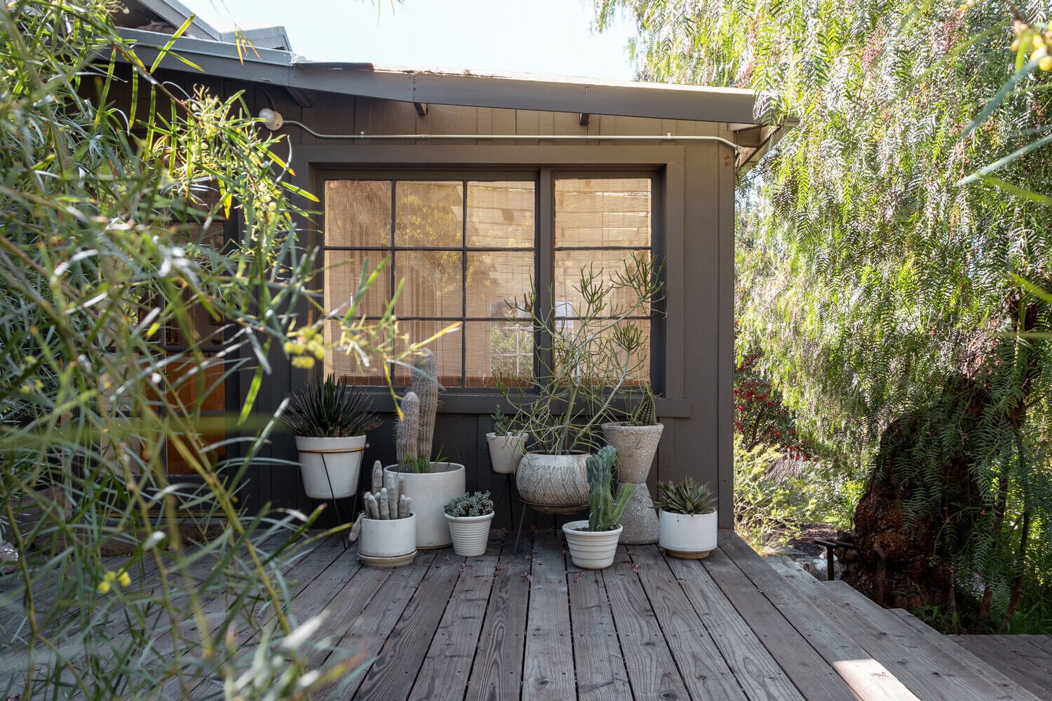 A Serene and Light Vintage Cabin in Topanga Canyon 12 serene vintage cabin topanga canyon nordroom11 A Serene and Light Vintage Cabin in Topanga Canyon