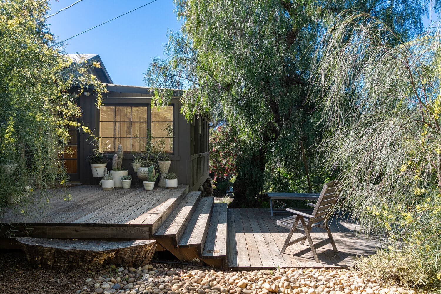 A Serene and Light Vintage Cabin in Topanga Canyon 13 serene vintage cabin topanga canyon nordroom12 A Serene and Light Vintage Cabin in Topanga Canyon