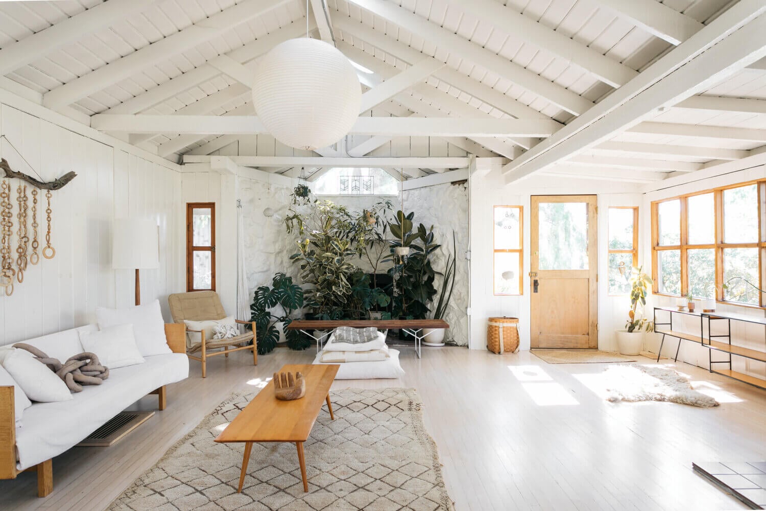 A Serene and Light Vintage Cabin in Topanga Canyon 3 serene vintage cabin topanga canyon nordroom2 A Serene and Light Vintage Cabin in Topanga Canyon