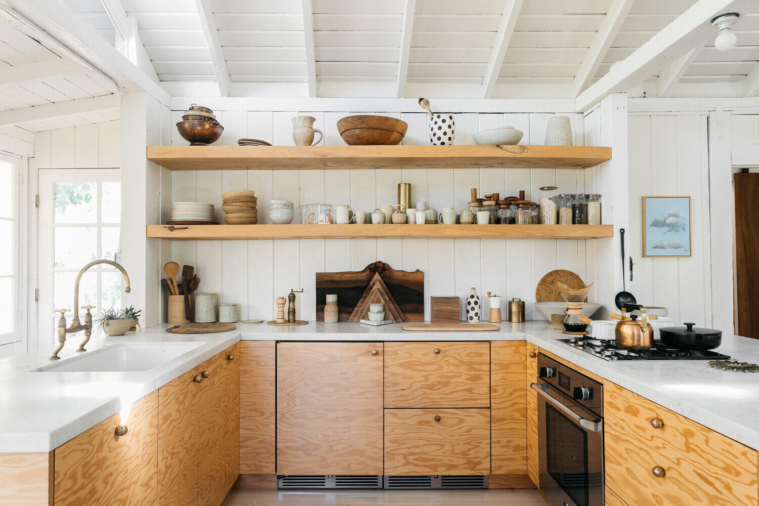 A Serene and Light Vintage Cabin in Topanga Canyon 5 serene vintage cabin topanga canyon nordroom4 A Serene and Light Vintage Cabin in Topanga Canyon
