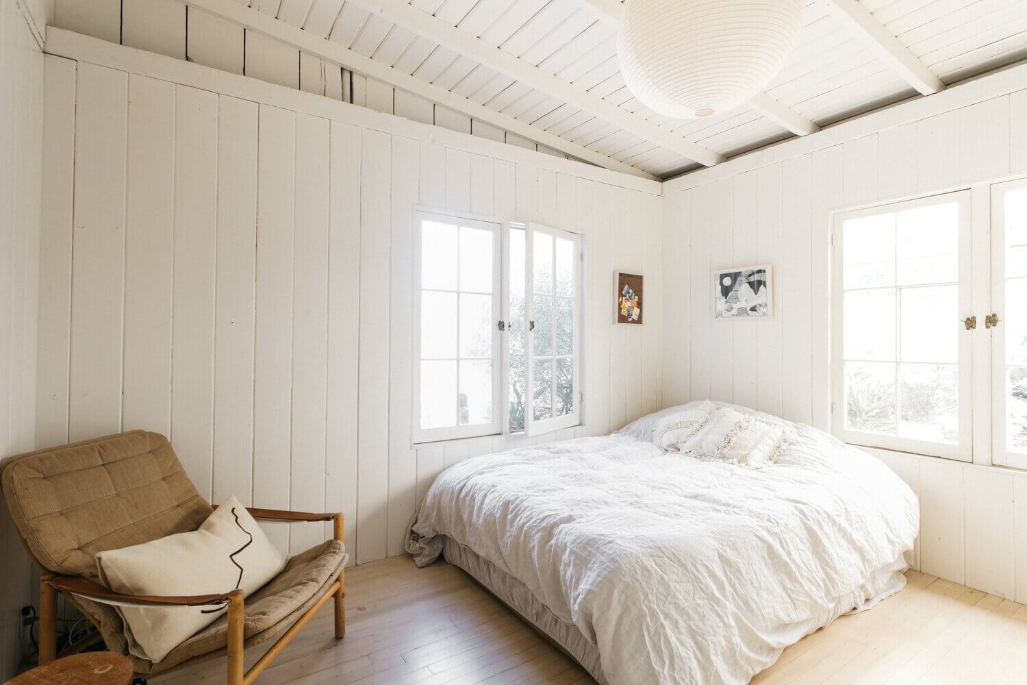 A Serene and Light Vintage Cabin in Topanga Canyon 8 serene vintage cabin topanga canyon nordroom7 A Serene and Light Vintage Cabin in Topanga Canyon