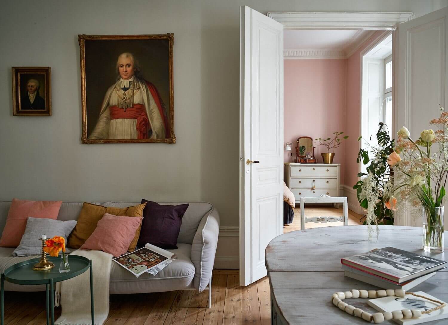 A Lovely Vintage Apartment in Stockholm 6 vintage apartment stockholm nordroom5 A Lovely Vintage Apartment in Stockholm