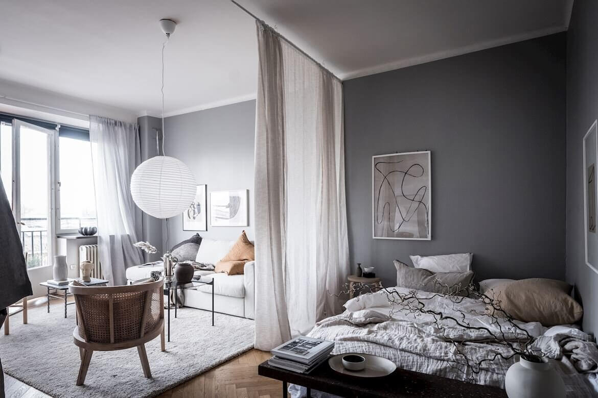 53 Studio Apartments with a Curtain Room Divider 43 scandinavian-studio-apartment-nordroom10
