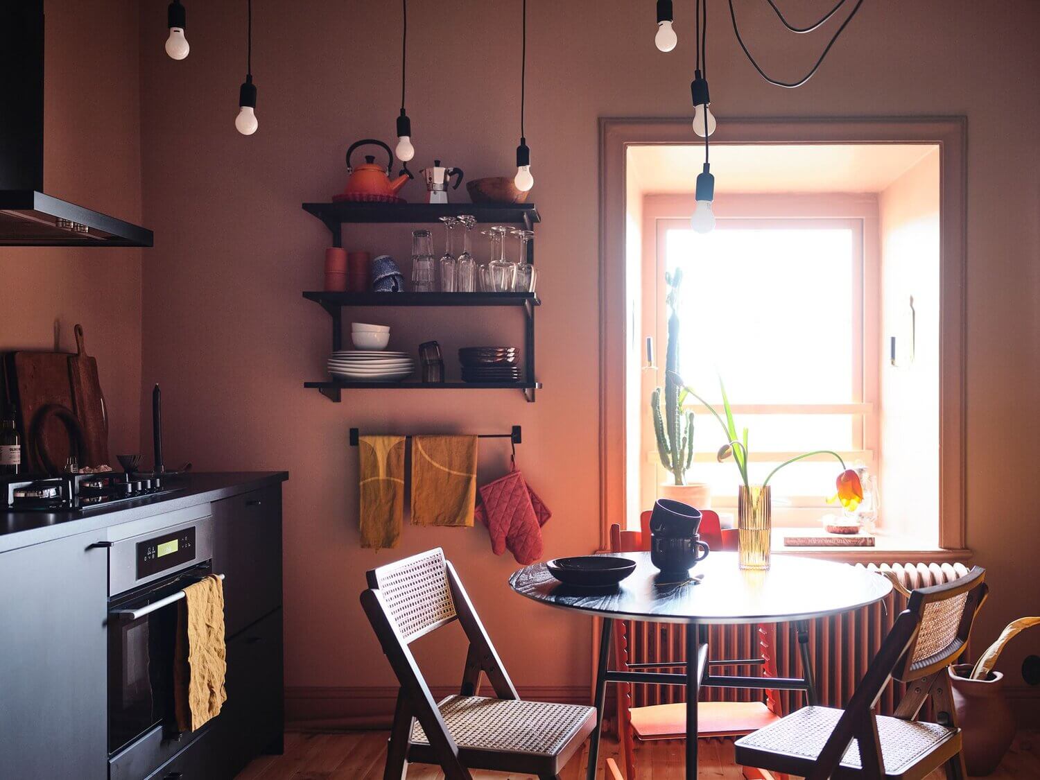 A Small Dusty Pink Dream Apartment in Sweden 3 small dusty pink apartment sweden2 A Small Dusty Pink Dream Apartment in Sweden