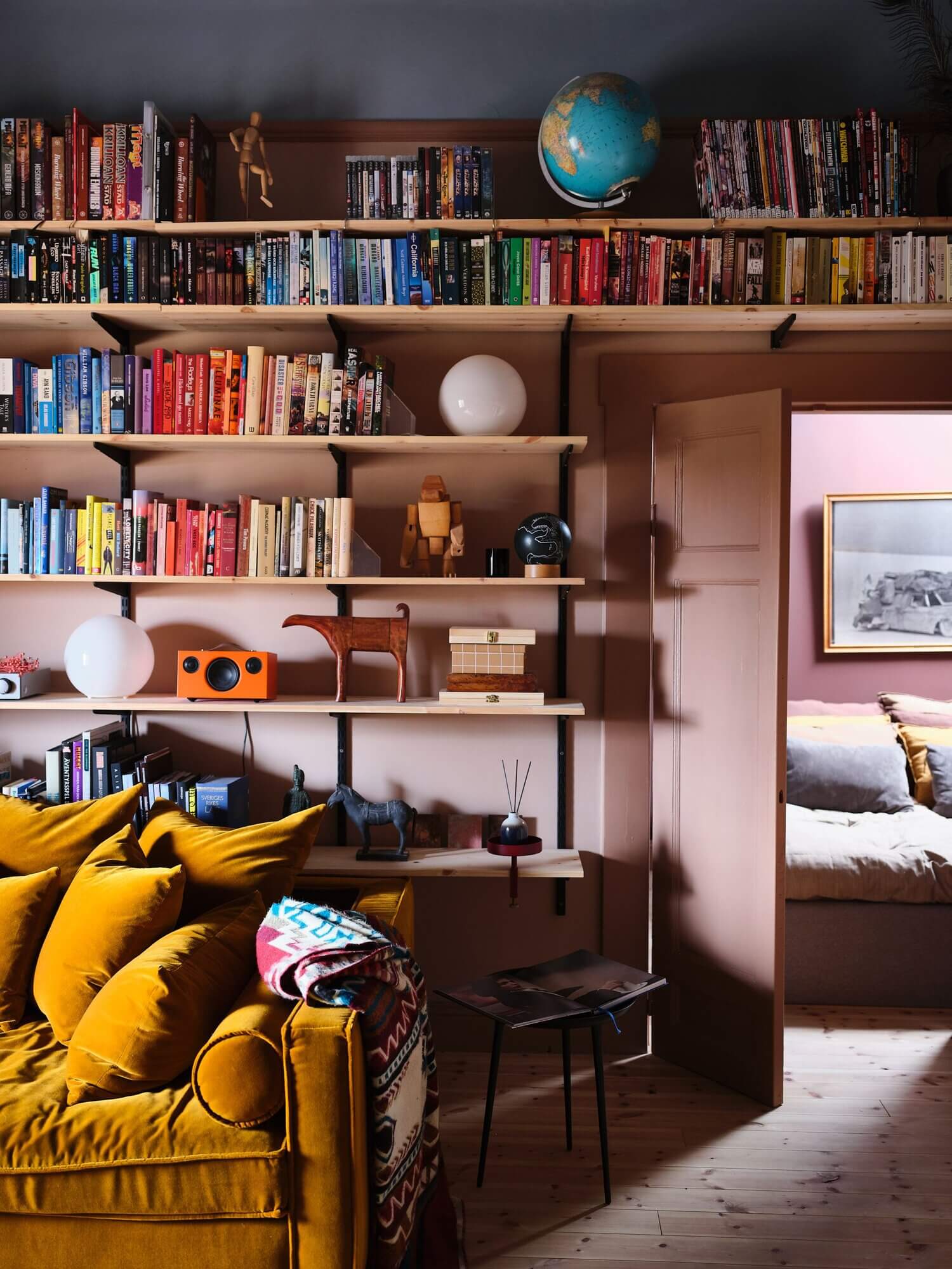 A Small Dusty Pink Dream Apartment in Sweden 10 small dusty pink apartment sweden9 A Small Dusty Pink Dream Apartment in Sweden