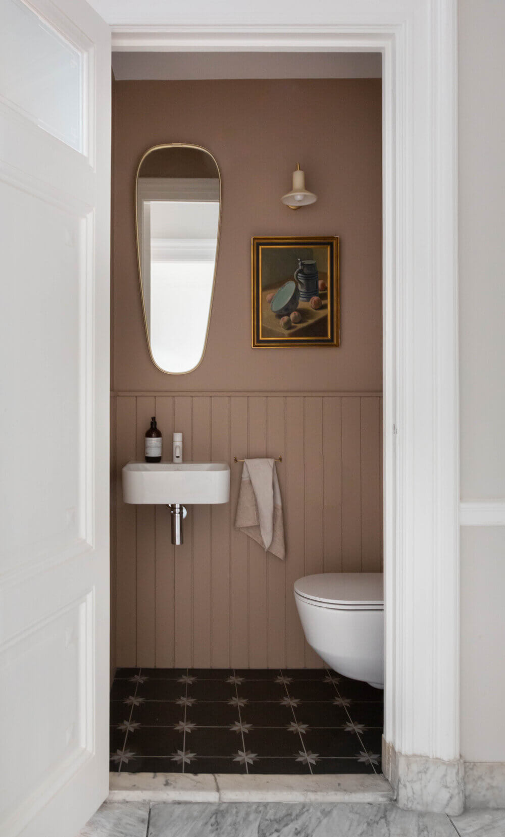 An Elegant 19th-Century Townhouse in The Netherlands 24 19th century townhouse netherlands avenue design studio nordroom24 An Elegant 19th-Century Townhouse in The Netherlands