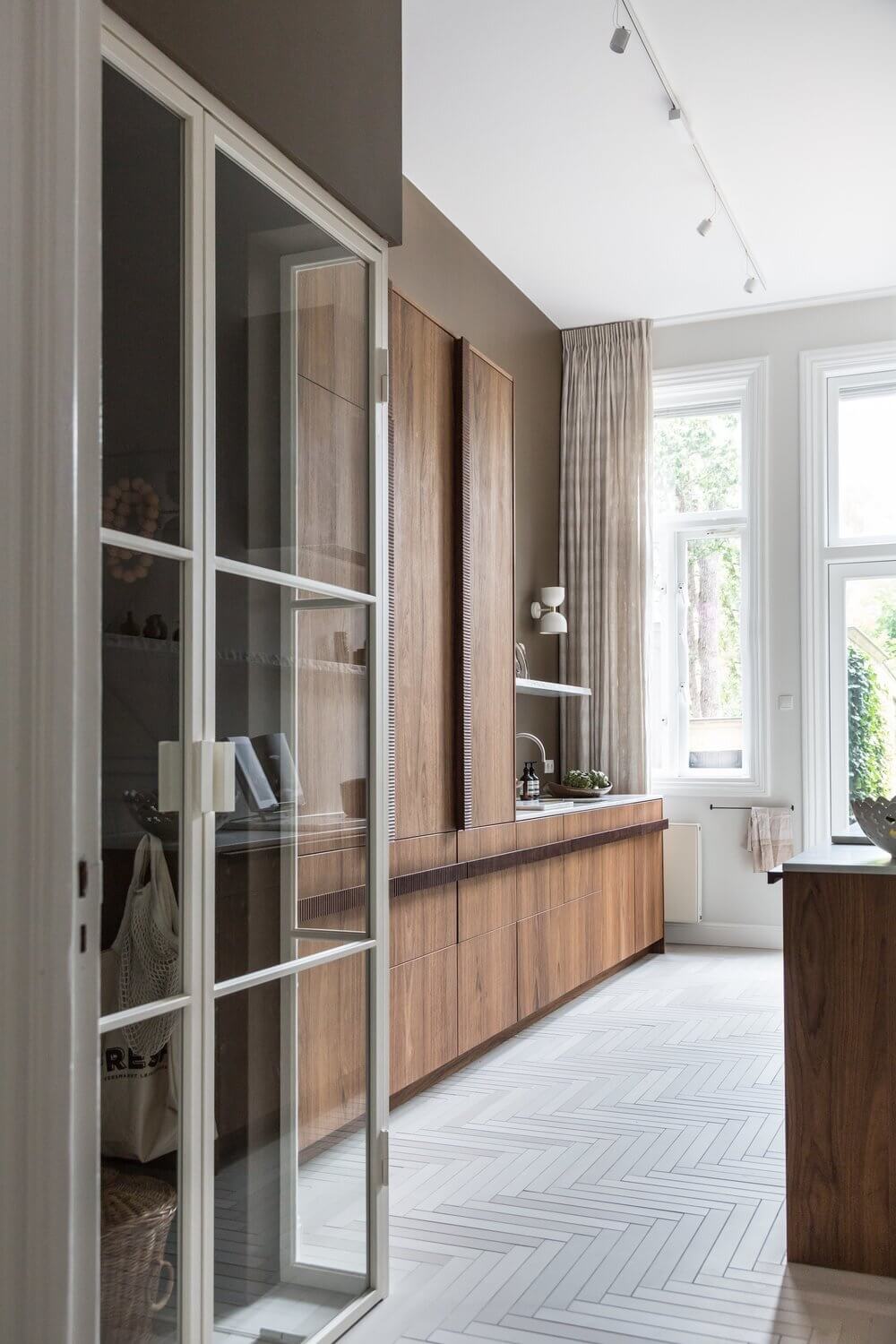 An Elegant 19th-Century Townhouse in The Netherlands 7 19th century townhouse netherlands avenue design studio nordroom6 An Elegant 19th-Century Townhouse in The Netherlands