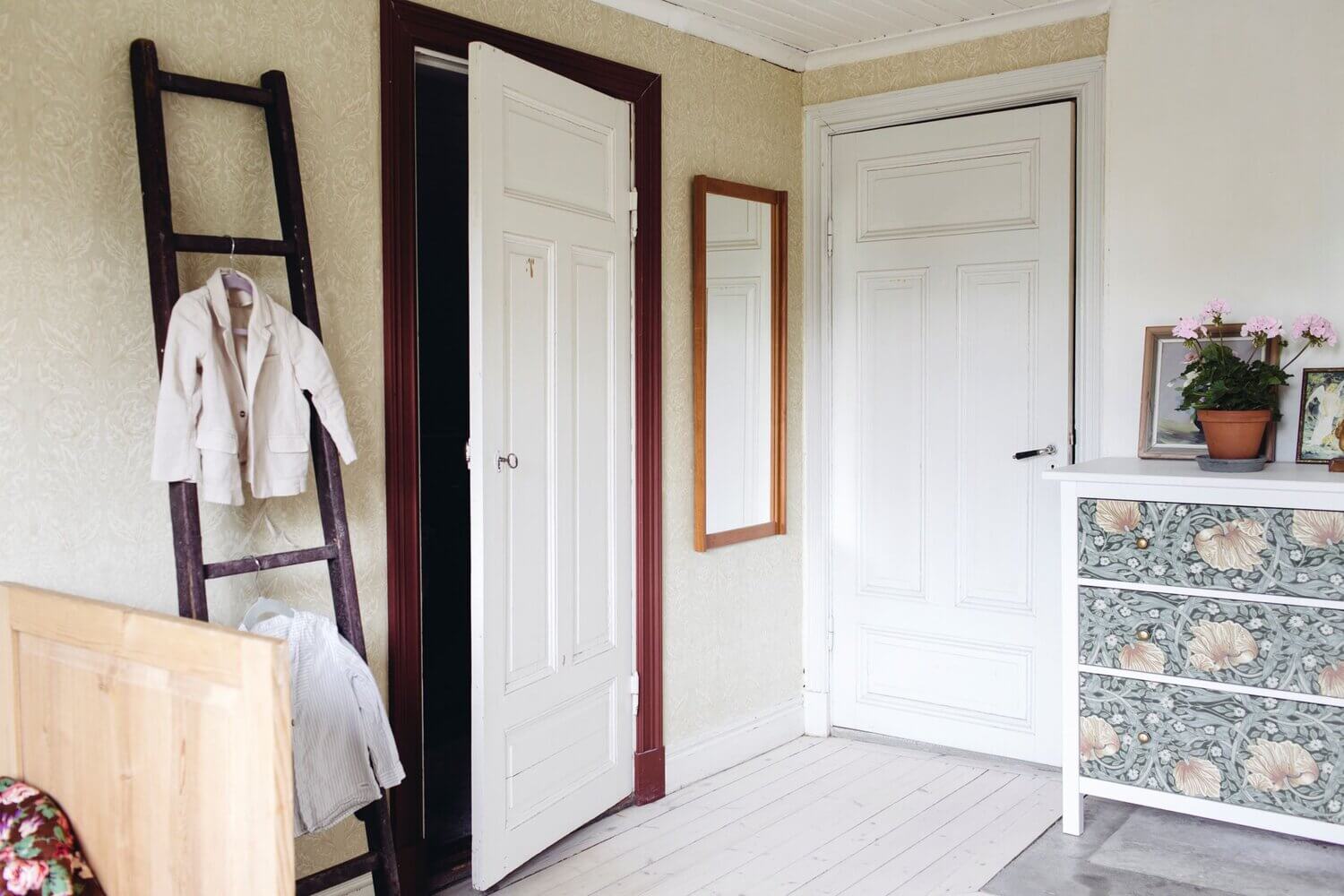 A Cozy Vintage Look For a Traditional Swedish Home 21 ACozyVintageLookForaTraditionalSwedishHome TheNordroom20 A Cozy Vintage Look For a Traditional Swedish Home