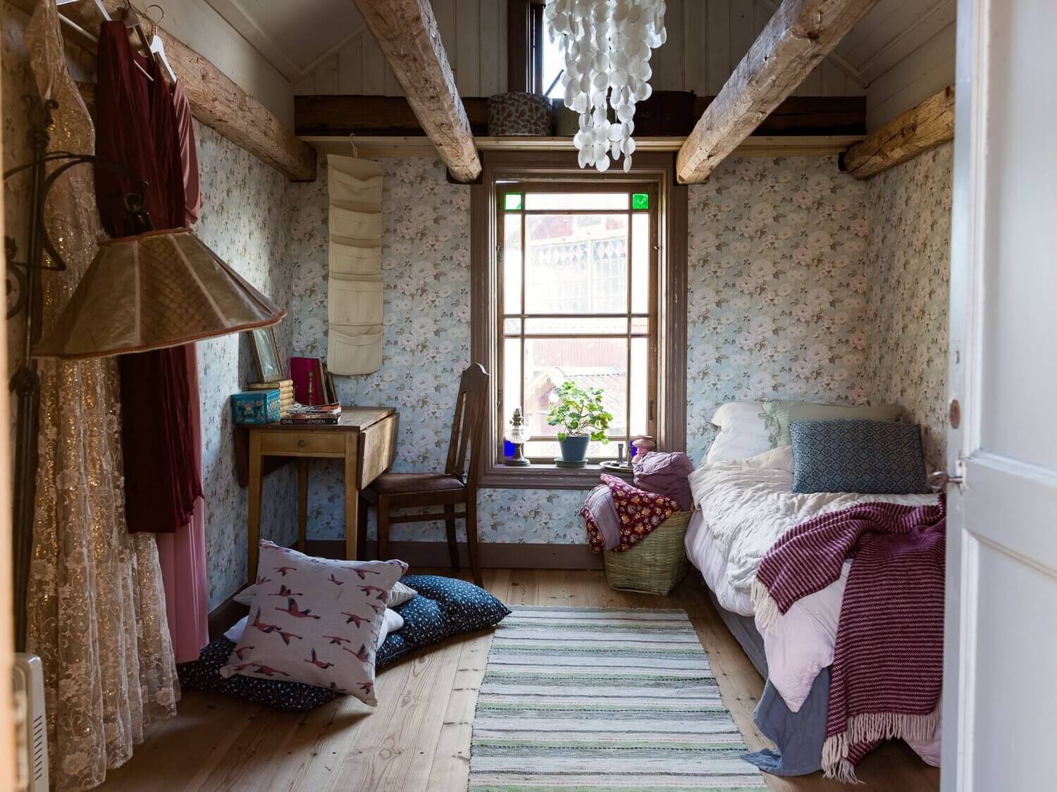 A Cozy Vintage Look For a Traditional Swedish Home 27 ACozyVintageLookForaTraditionalSwedishHome TheNordroom26 A Cozy Vintage Look For a Traditional Swedish Home