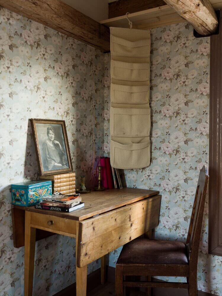 A Cozy Vintage Look For a Traditional Swedish Home 28 ACozyVintageLookForaTraditionalSwedishHome TheNordroom27 A Cozy Vintage Look For a Traditional Swedish Home