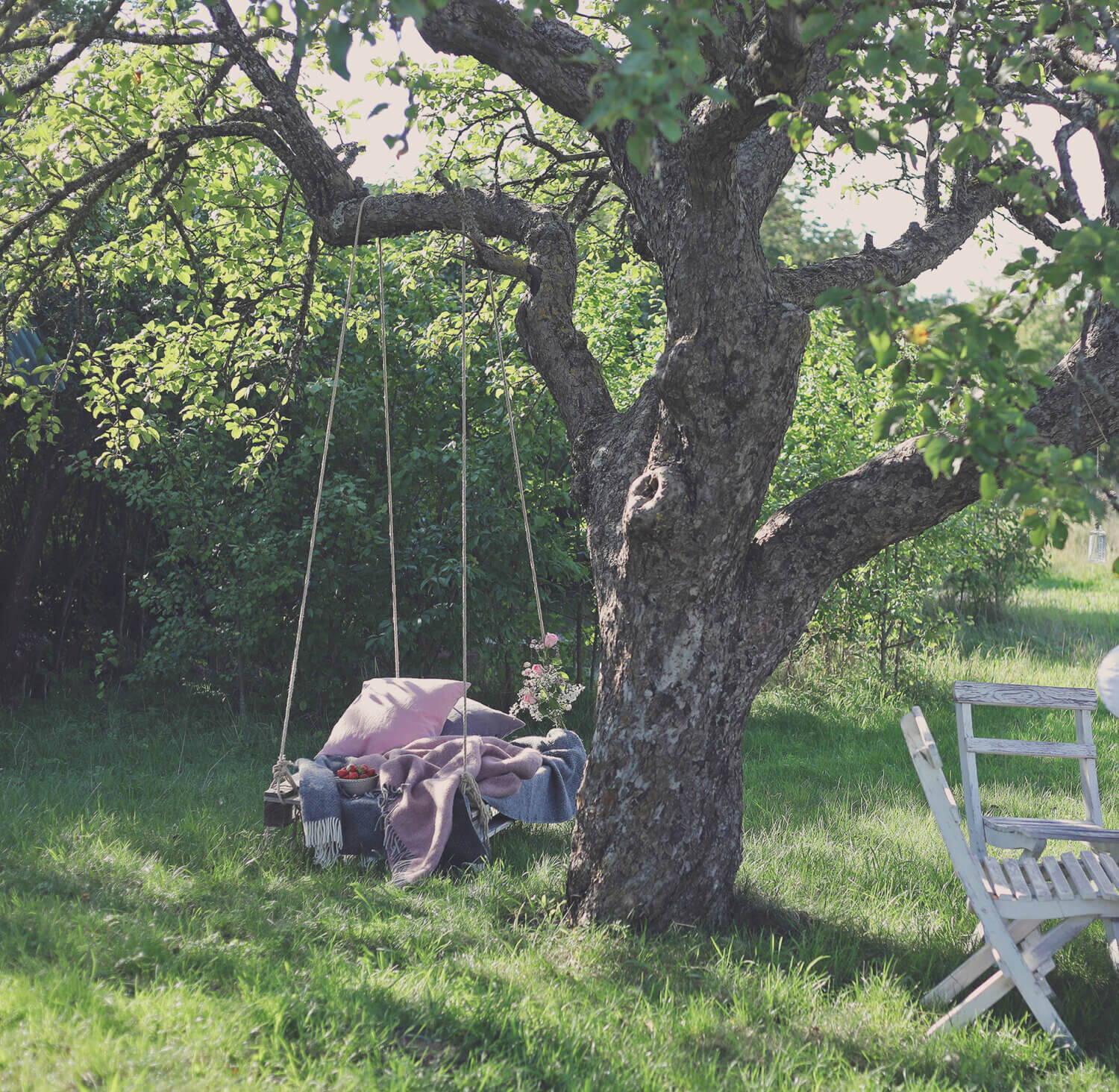 A Swedish Country House with a Dreamlike Garden 15 ASwedishCountryhousewithaDreamlikeGarden TheNordroom14 A Swedish Country House with a Dreamlike Garden
