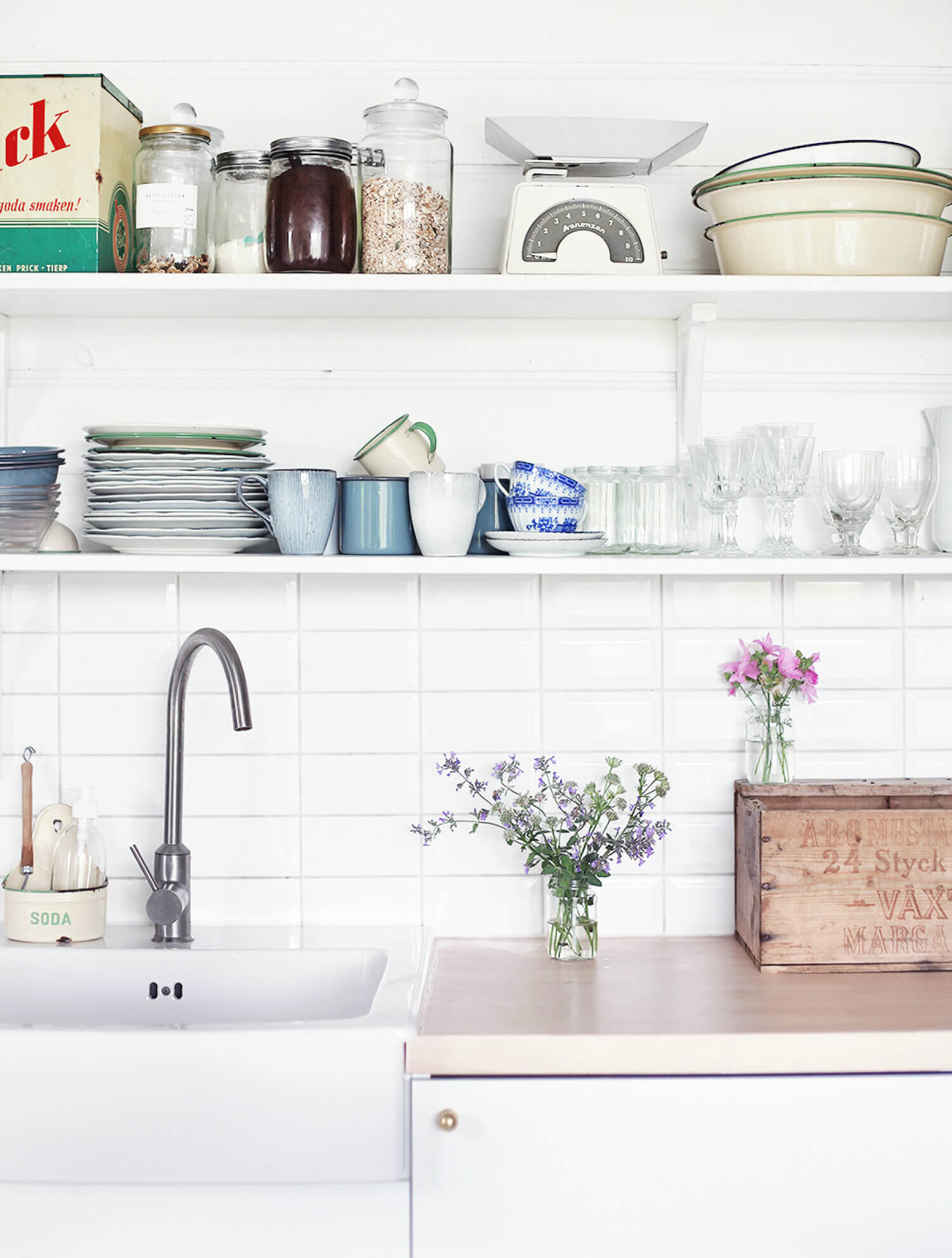A Swedish Country House with a Dreamlike Garden 3 ASwedishCountryhousewithaDreamlikeGarden TheNordroom2 A Swedish Country House with a Dreamlike Garden