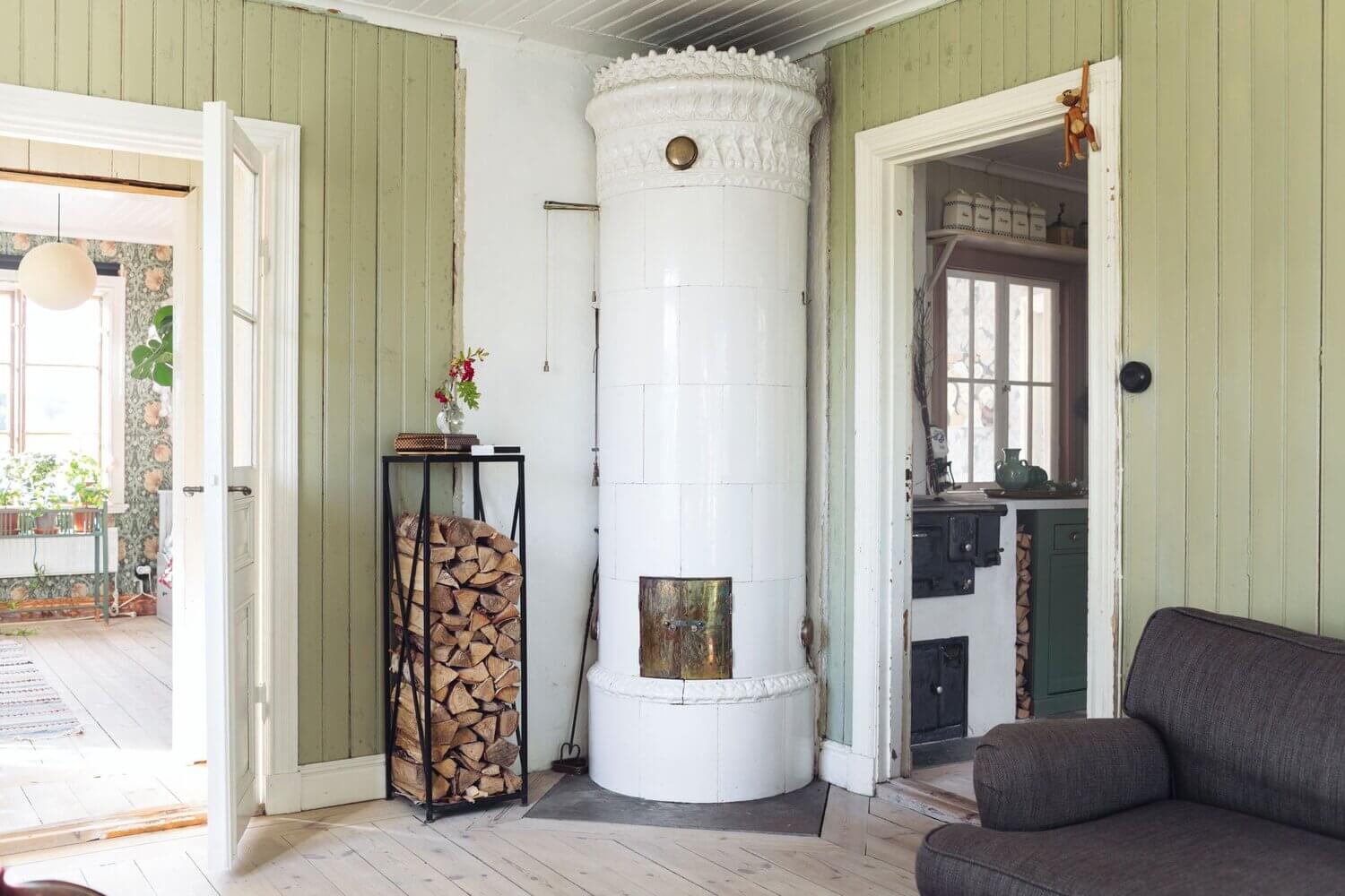 A Cozy Vintage Look For a Traditional Swedish Home 4 FloralsandOriginalDetailsinaTraditionalSwedishHome TheNordroom3 A Cozy Vintage Look For a Traditional Swedish Home