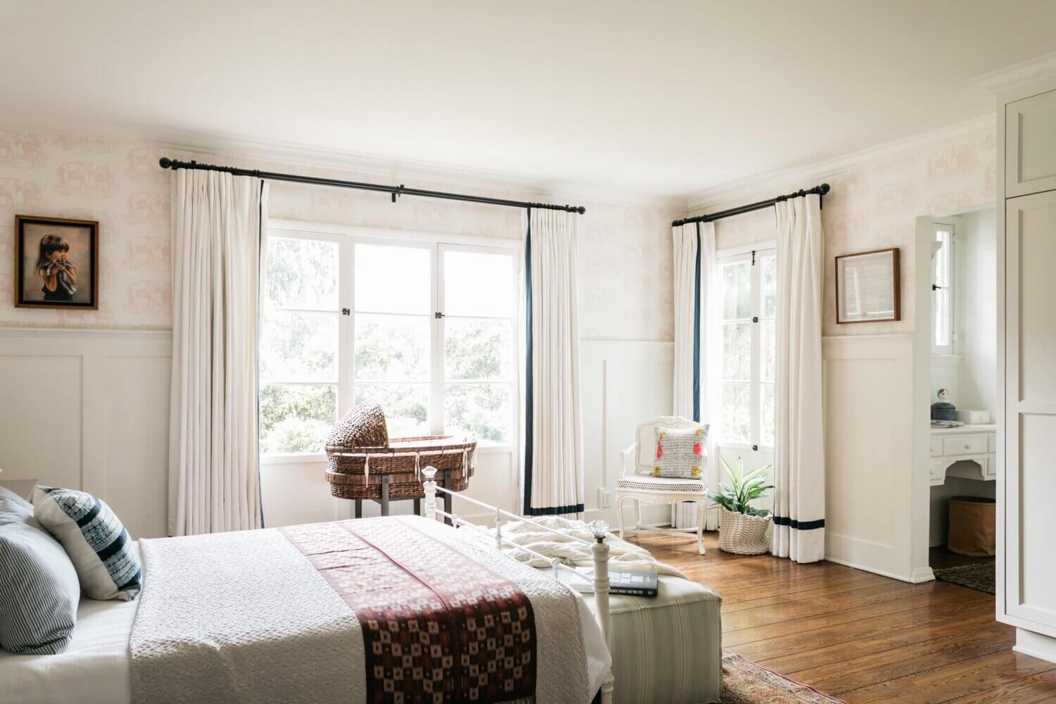 A Lovely Hollywood Hills Home with a Celebrity History 15 hollywood hills home matt helders zooey deschanel mark ruffalo nordroom14 A Lovely Hollywood Hills Home with a Celebrity History