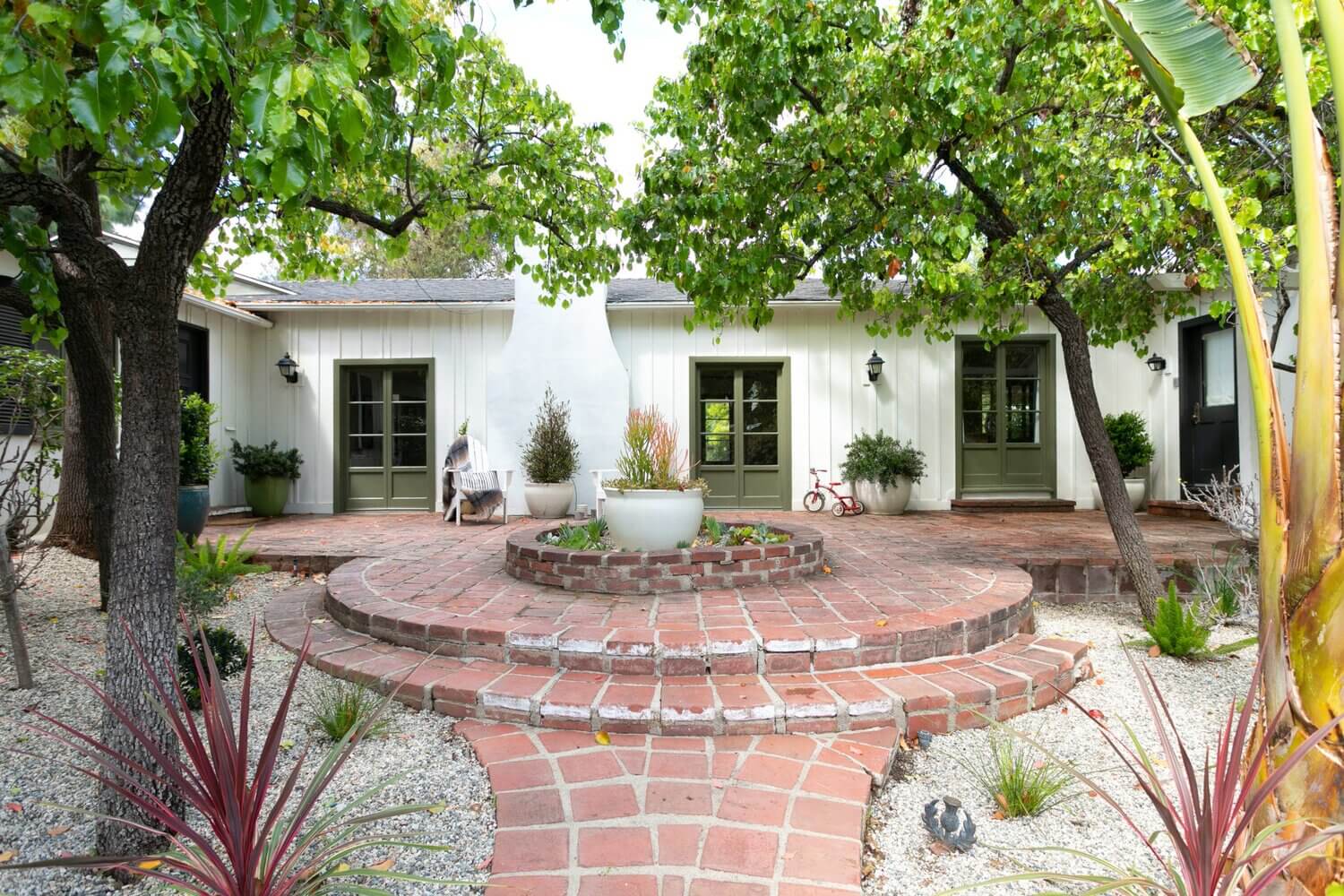 A Lovely Hollywood Hills Home with a Celebrity History 40 hollywood hills home matt helders zooey deschanel mark ruffalo nordroom41 A Lovely Hollywood Hills Home with a Celebrity History