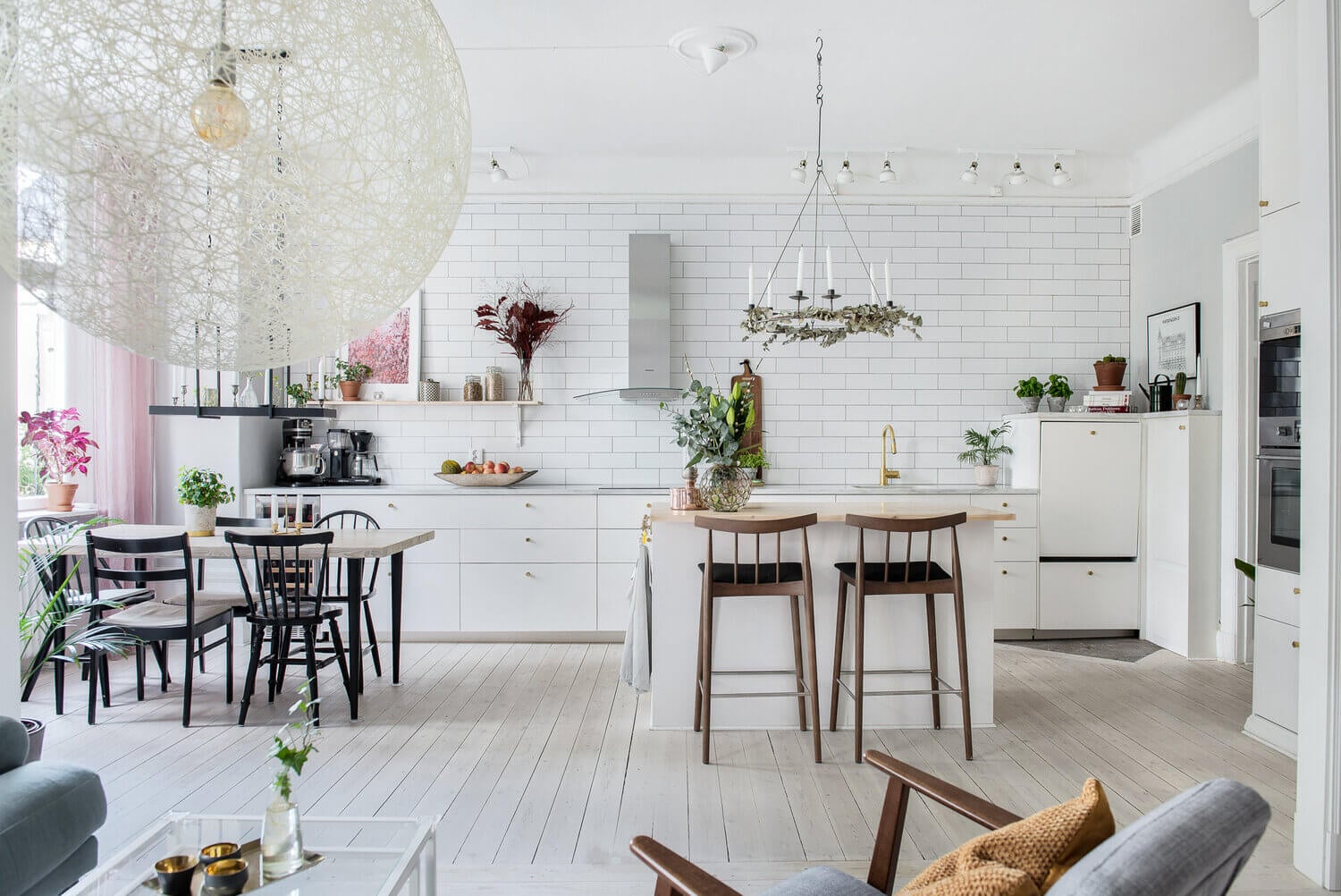 A Bright Pink and Blue Scandinavian Apartment 4 pink blue scandinavian apartment nordroom3 A Bright Pink and Blue Scandinavian Apartment