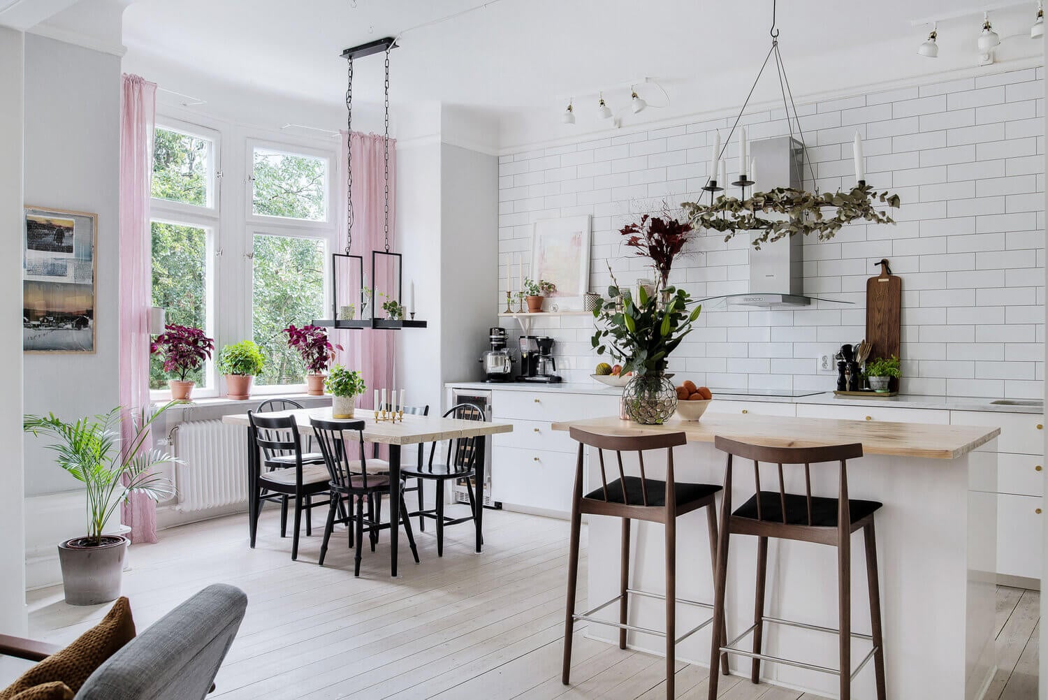 A Bright Pink and Blue Scandinavian Apartment 7 pink blue scandinavian apartment nordroom6 A Bright Pink and Blue Scandinavian Apartment