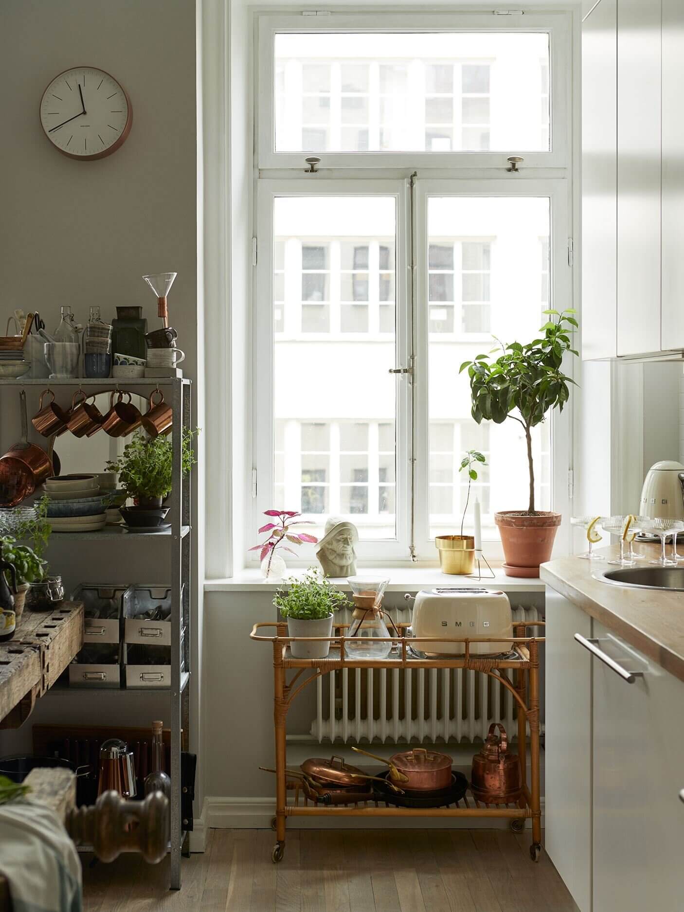 A Light Scandinavian Apartment with Vintage Touches 11 light apartment vintage touches nordroom10 A Light Scandinavian Apartment with Vintage Touches
