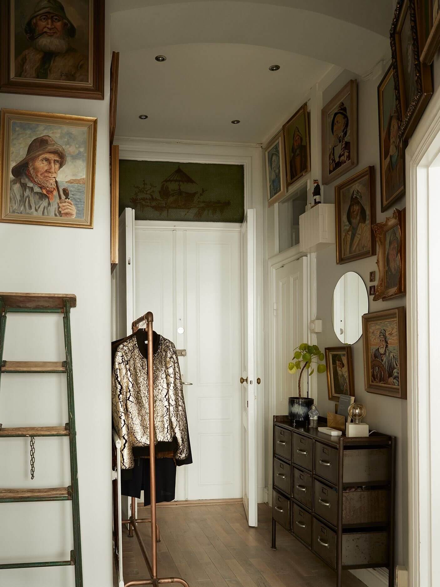 A Light Scandinavian Apartment with Vintage Touches 15 light apartment vintage touches nordroom14 A Light Scandinavian Apartment with Vintage Touches