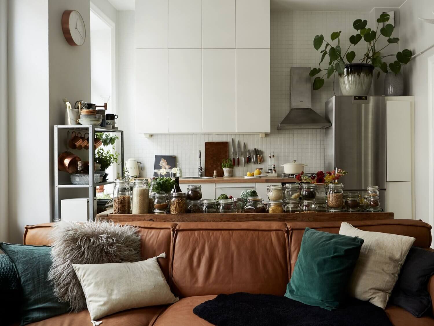 A Light Scandinavian Apartment with Vintage Touches 8 light apartment vintage touches nordroom7 A Light Scandinavian Apartment with Vintage Touches