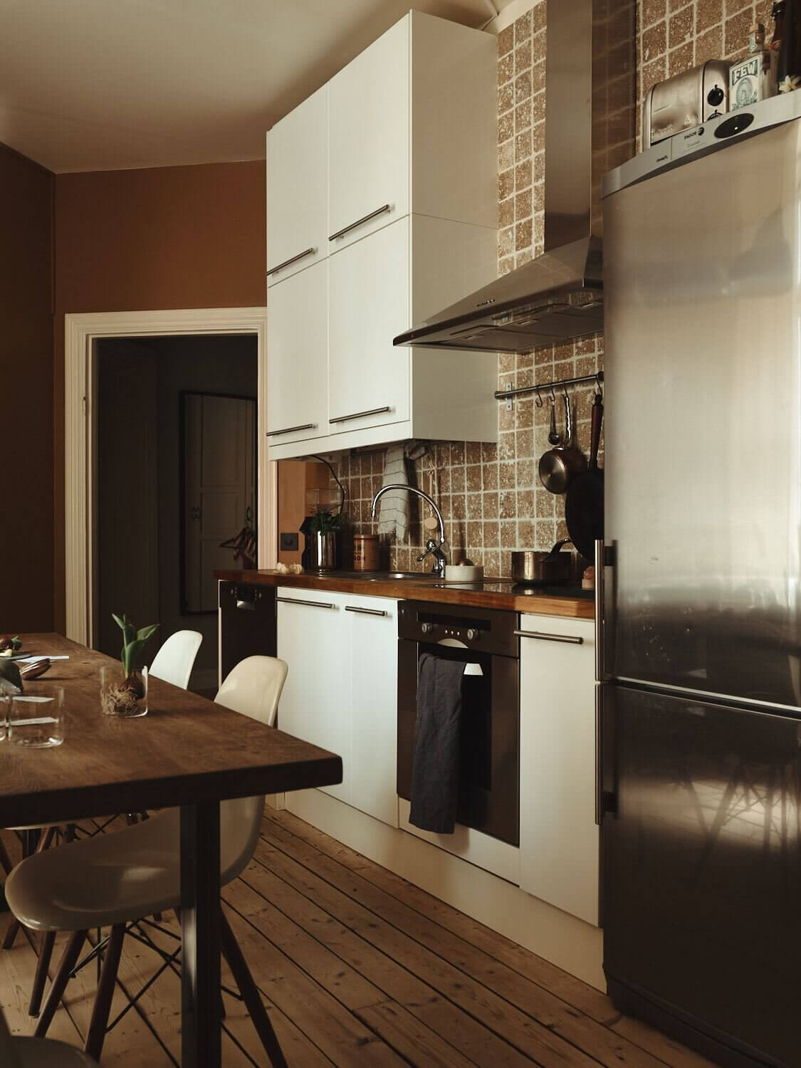 A Small Apartment Decorated in Warm Earth Tones 14 small apartment warm earthy tones nordroom13 A Small Apartment Decorated in Warm Earth Tones