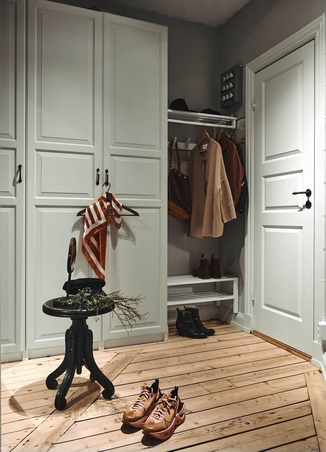 A Small Apartment Decorated in Warm Earth Tones 15 small apartment warm earthy tones nordroom14 A Small Apartment Decorated in Warm Earth Tones