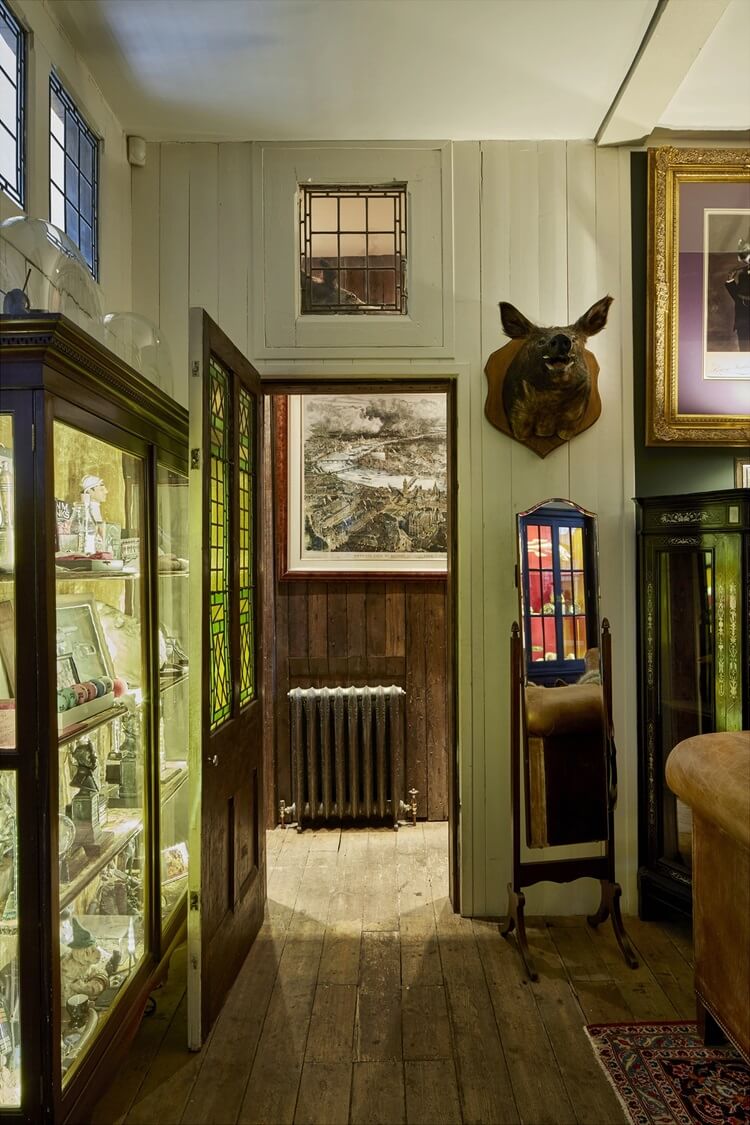 A Unique Vintage Home in a 19th-Century London Print Shop 7 unique vintage home london print shop nordroom7 A Unique Vintage Home in a 19th-Century London Print Shop