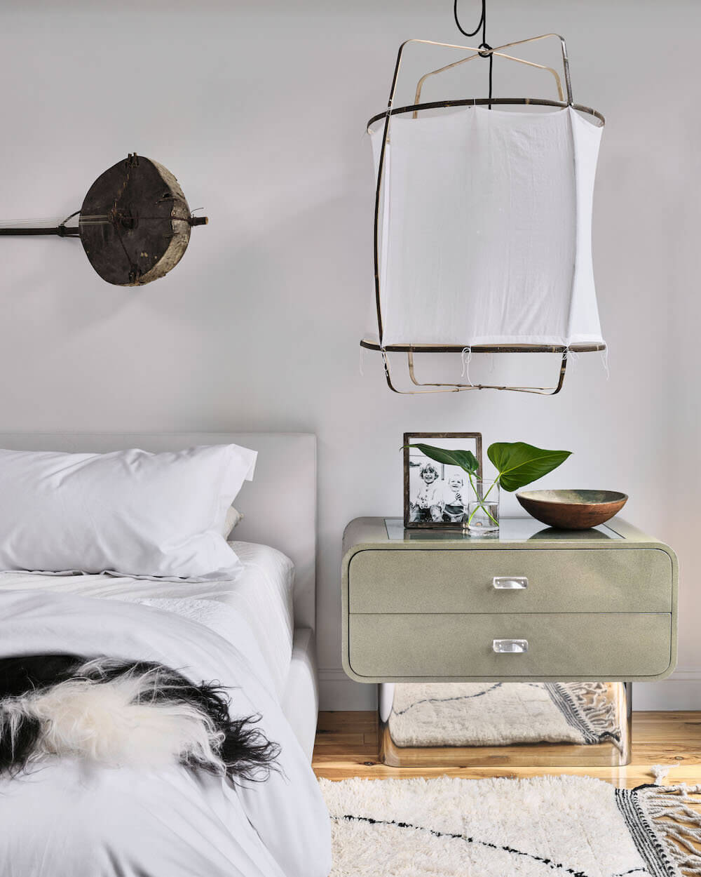A Warm Brooklyn Brownstone Filled with Interesting Home Decor Ideas 18 warm brooklyn brownstone nordroom17 A Warm Brooklyn Brownstone Filled with Interesting Home Decor Ideas