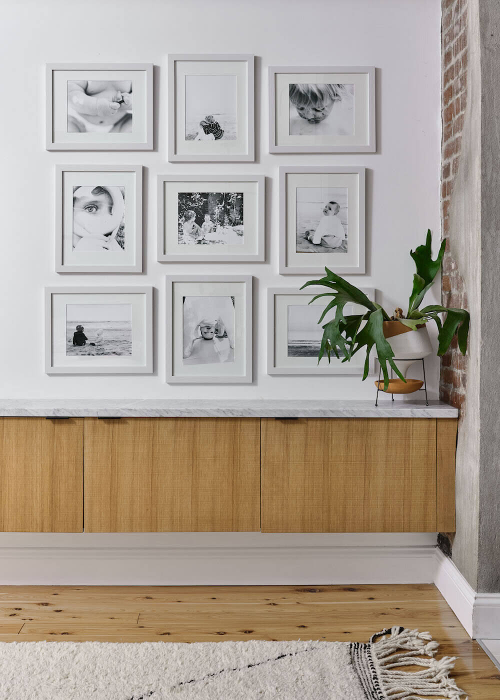 A Warm Brooklyn Brownstone Filled with Interesting Home Decor Ideas 19 warm brooklyn brownstone nordroom18 A Warm Brooklyn Brownstone Filled with Interesting Home Decor Ideas