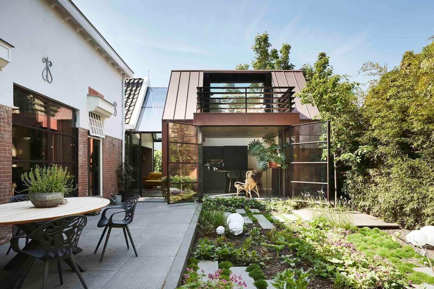 A Characteristic Design Villa with Carriage House in The Netherlands 30 ACharacteristicDesignVillawithCarriageHouseinTheNetherlands TheNordroom29 A Characteristic Design Villa with Carriage House in The Netherlands