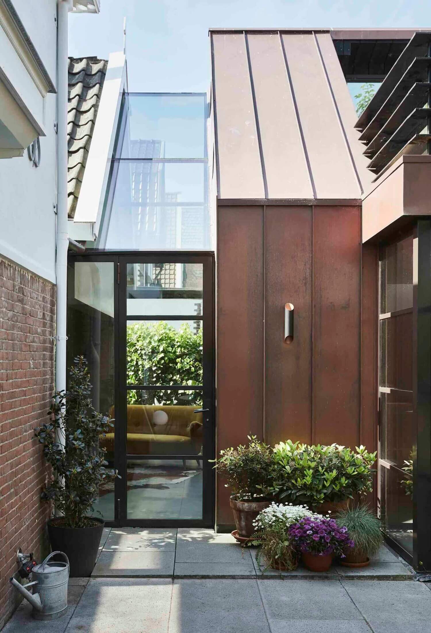 A Characteristic Design Villa with Carriage House in The Netherlands 31 ACharacteristicDesignVillawithCarriageHouseinTheNetherlands TheNordroom30 A Characteristic Design Villa with Carriage House in The Netherlands