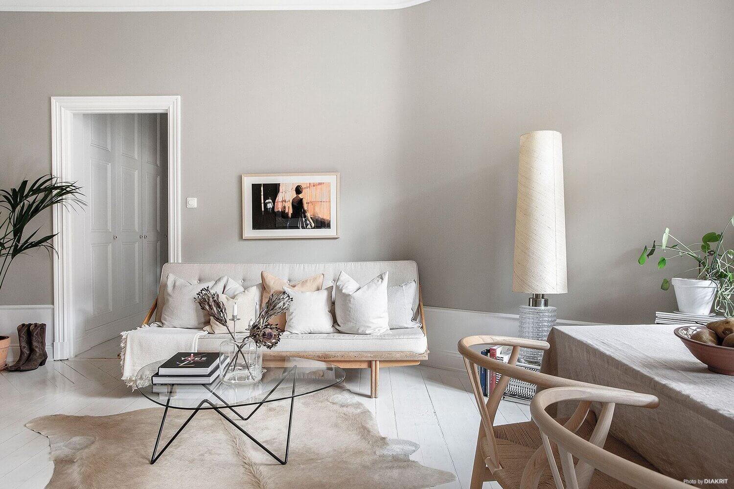 A Serene Light Grey & White Stockholm Apartment 4 ASereneLightGreyWhiteStockholmApartment TheNordroom3 A Serene Light Grey & White Stockholm Apartment
