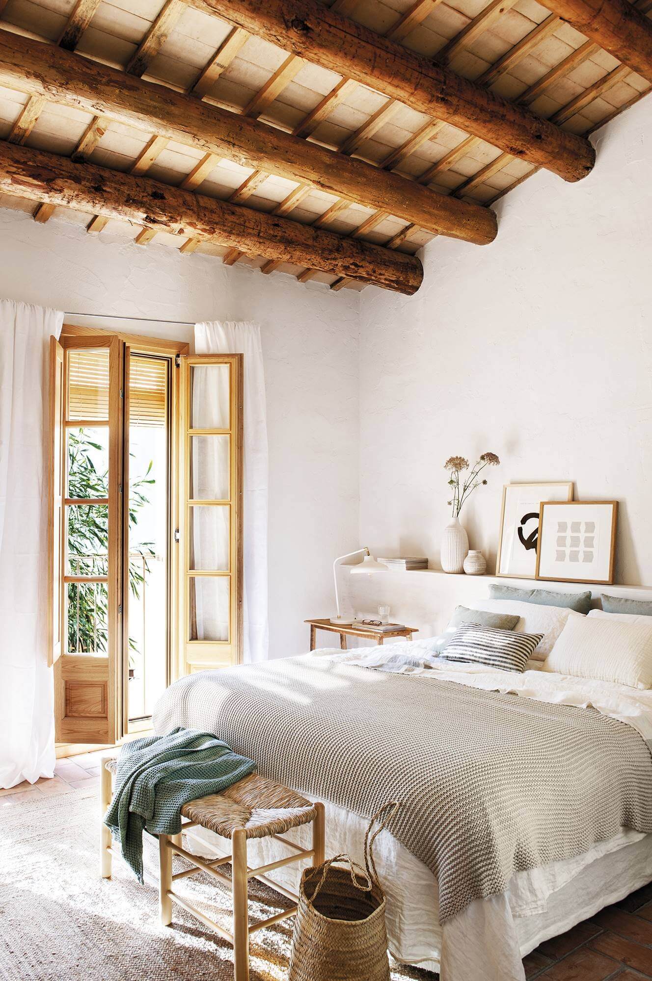 Natural Country Style in a 19th-Century Townhouse in Barcelona 7 natural country style 19th century townhouse barcelona nordroom6 Natural Country Style in a 19th-Century Townhouse in Barcelona