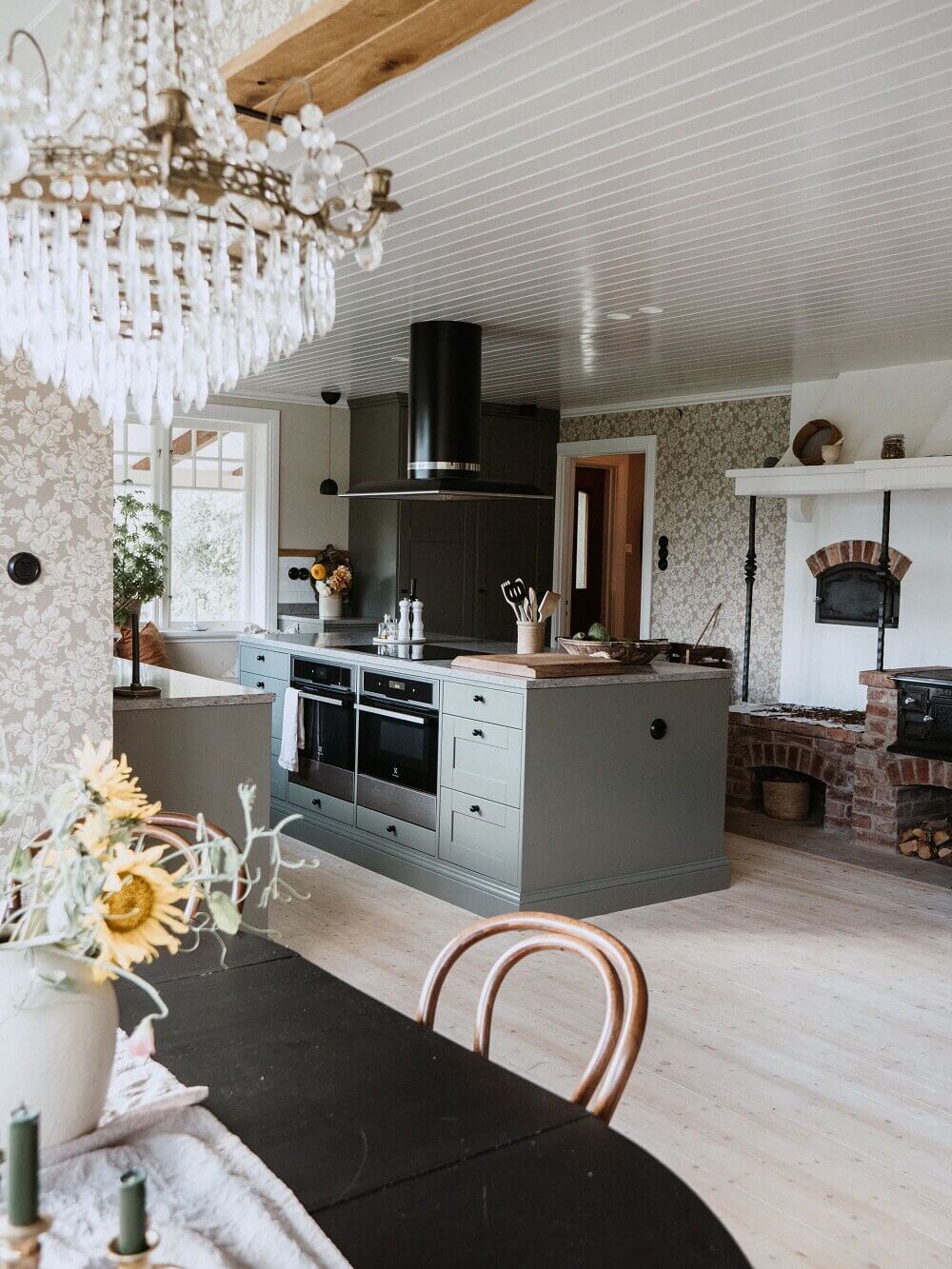 A Beautiful Vintage Country House in Sweden 9 vintage country house sweden nordroom8 A Beautiful Vintage Country House in Sweden