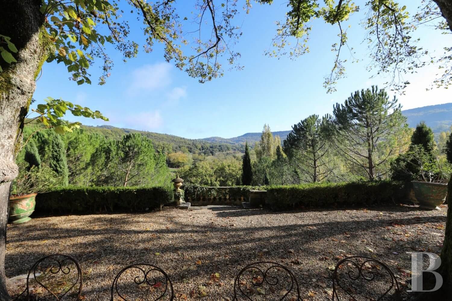 Unique Properties | An 18th-Century Chateau in Lubéron 15 18th century chateau luberon france nordroom14 Unique Properties | An 18th-Century Chateau in Lubéron
