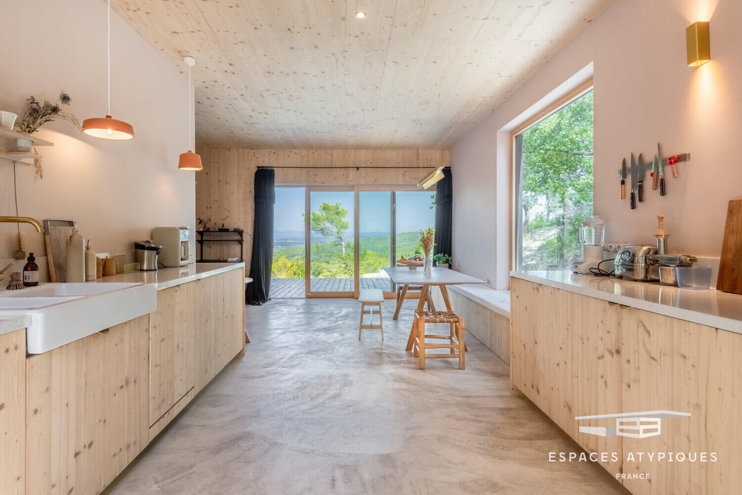 A Minimalistic Wooden Home Overlooking the Provence Countryside 3 AMinimalisticWoodenHomewithAmazingViewsovertheProvenceCountryside TheNordroom2 A Minimalistic Wooden Home Overlooking the Provence Countryside
