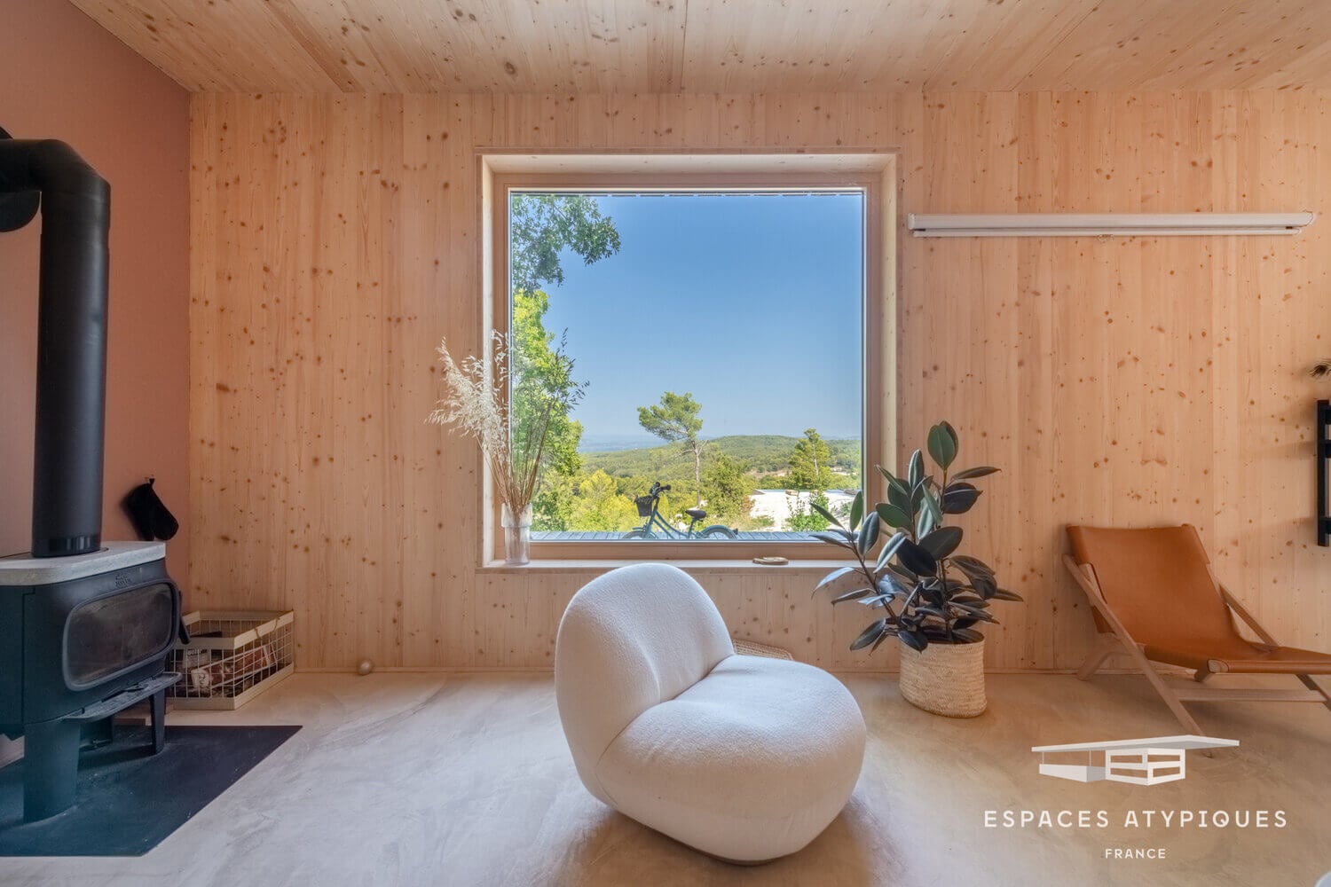 A Minimalistic Wooden Home Overlooking the Provence Countryside 5 AMinimalisticWoodenHomewithAmazingViewsovertheProvenceCountryside TheNordroom4 A Minimalistic Wooden Home Overlooking the Provence Countryside