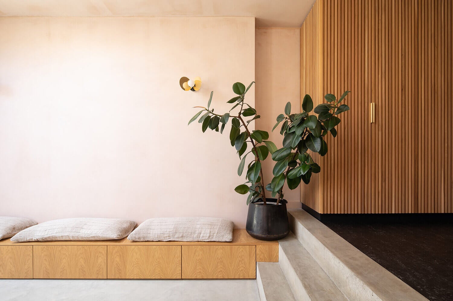 A Victorian Home with A Modern Extension and Tiny Japanese-Style Courtyard 11 AVictorianHomewithAModernExtensionandTinyJapanese StyleCourtyard TheNordroom10 A Victorian Home with A Modern Extension and Tiny Japanese-Style Courtyard