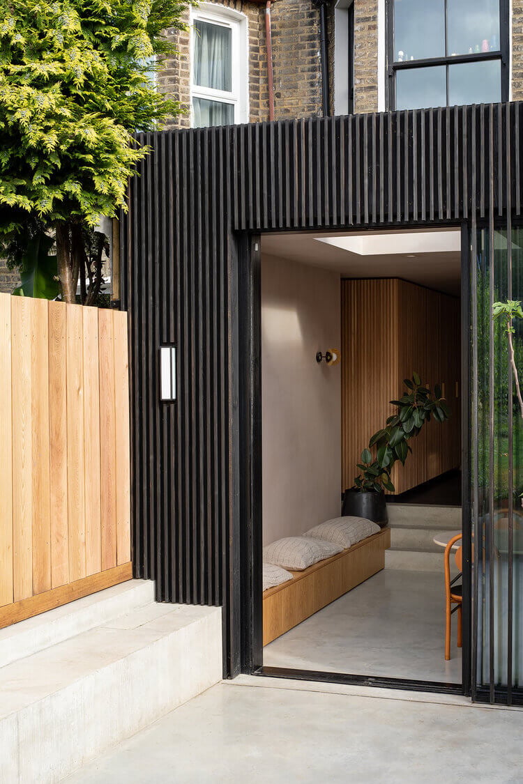 A Victorian Home with A Modern Extension and Tiny Japanese-Style Courtyard 14 AVictorianHomewithAModernExtensionandTinyJapanese StyleCourtyard TheNordroom13 A Victorian Home with A Modern Extension and Tiny Japanese-Style Courtyard