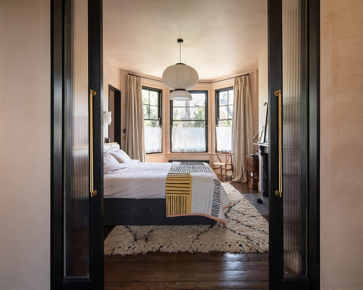 A Victorian Home with A Modern Extension and Tiny Japanese-Style Courtyard 17 AVictorianHomewithAModernExtensionandTinyJapanese StyleCourtyard TheNordroom16 A Victorian Home with A Modern Extension and Tiny Japanese-Style Courtyard