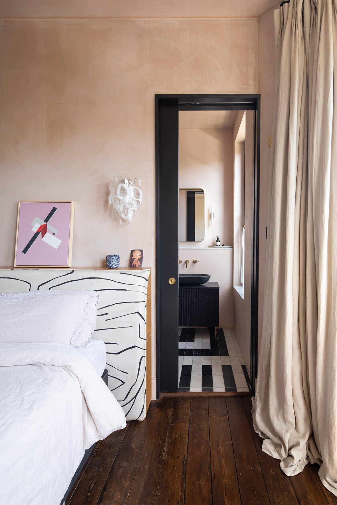A Victorian Home with A Modern Extension and Tiny Japanese-Style Courtyard 18 AVictorianHomewithAModernExtensionandTinyJapanese StyleCourtyard TheNordroom17 A Victorian Home with A Modern Extension and Tiny Japanese-Style Courtyard