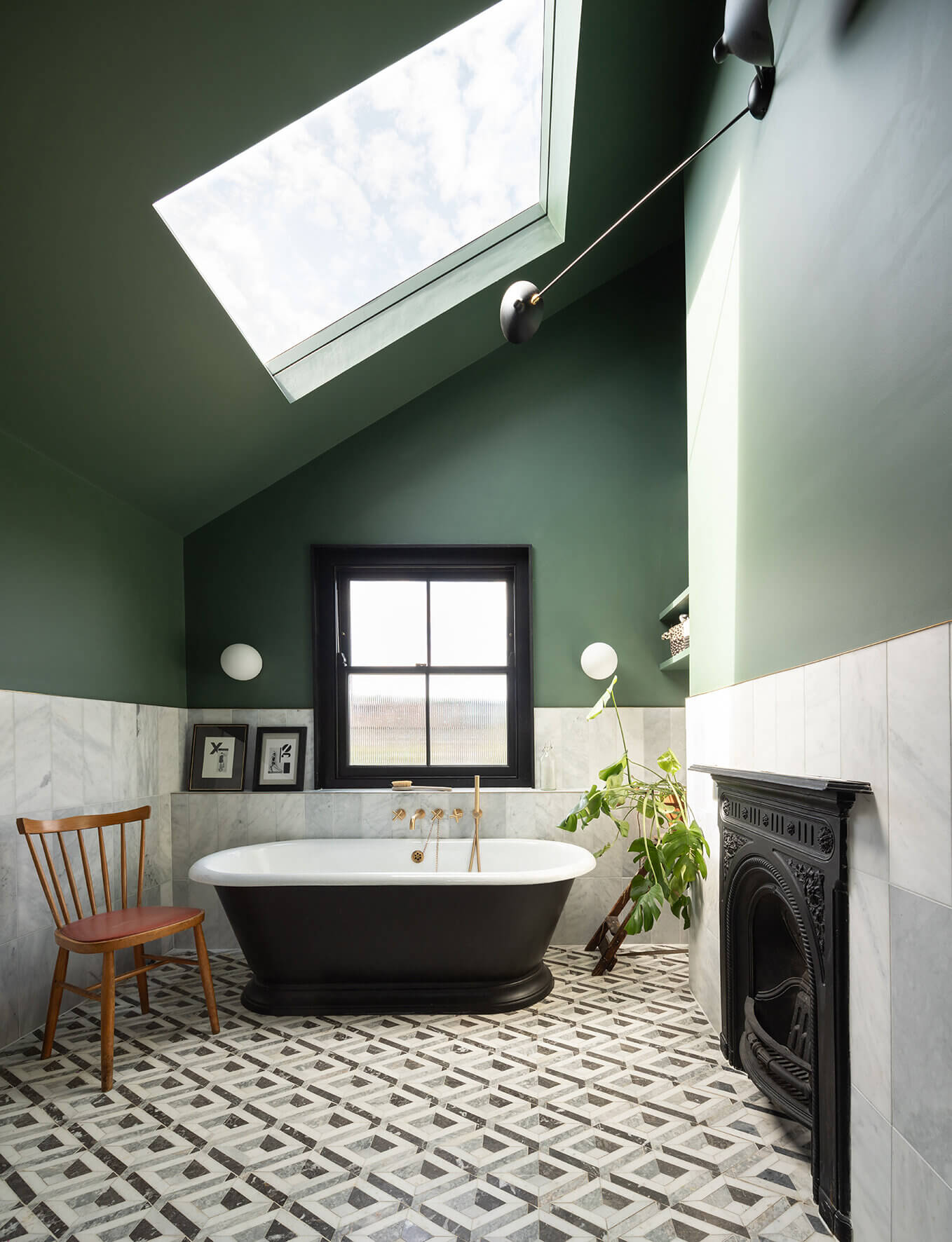 A Victorian Home with A Modern Extension and Tiny Japanese-Style Courtyard 21 AVictorianHomewithAModernExtensionandTinyJapanese StyleCourtyard TheNordroom20 A Victorian Home with A Modern Extension and Tiny Japanese-Style Courtyard