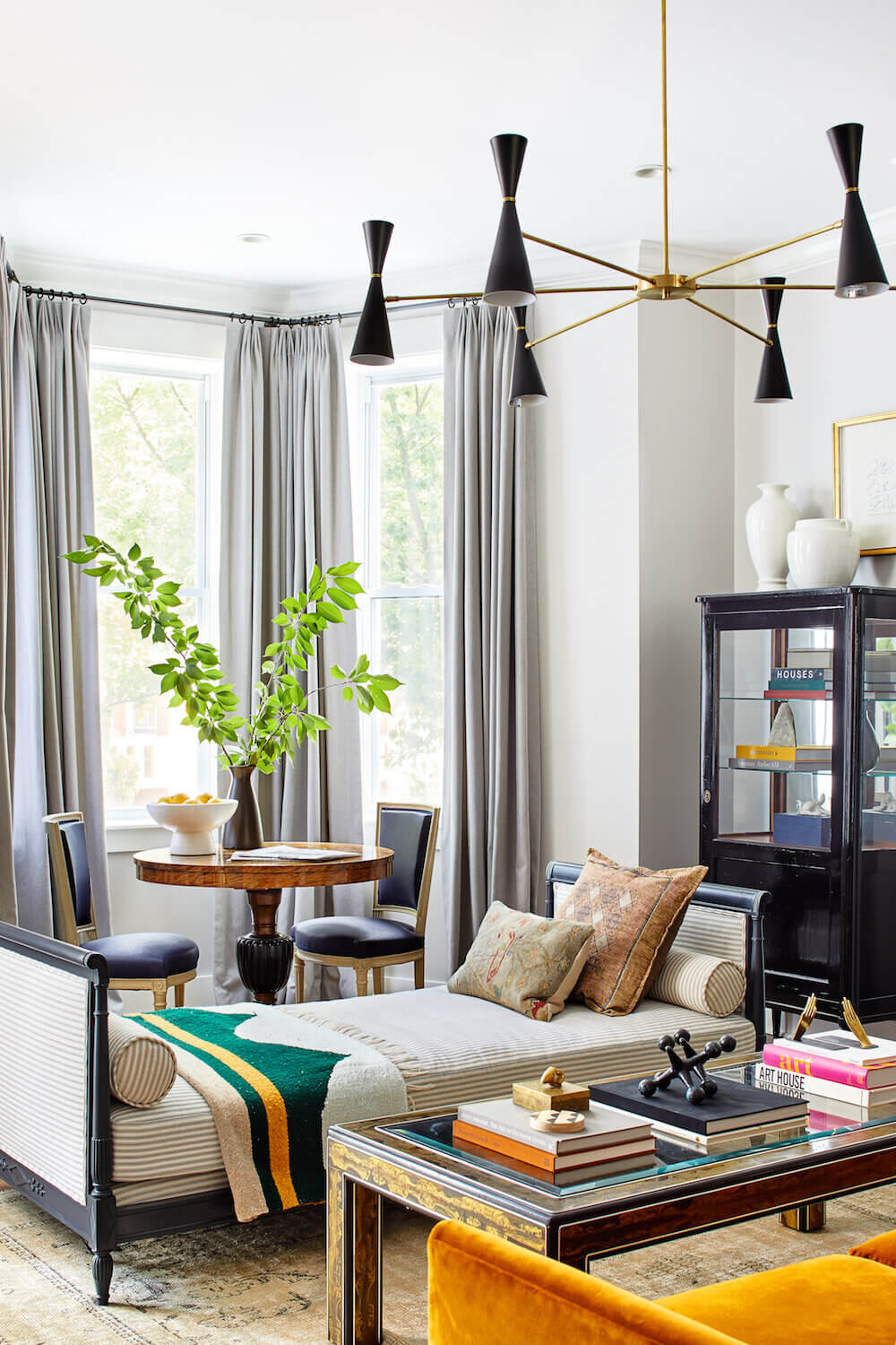 An Eclectic Washington Townhouse with Colorful Touches 3 AnEclecticTownhousewithColorTouches TheNordroom2 An Eclectic Washington Townhouse with Colorful Touches