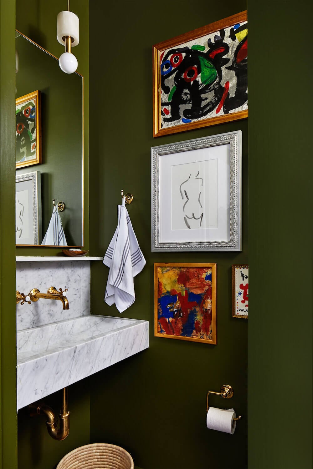 An Eclectic Washington Townhouse with Colorful Touches 10 AnEclecticTownhousewithColorfulTouches TheNordroom9 An Eclectic Washington Townhouse with Colorful Touches