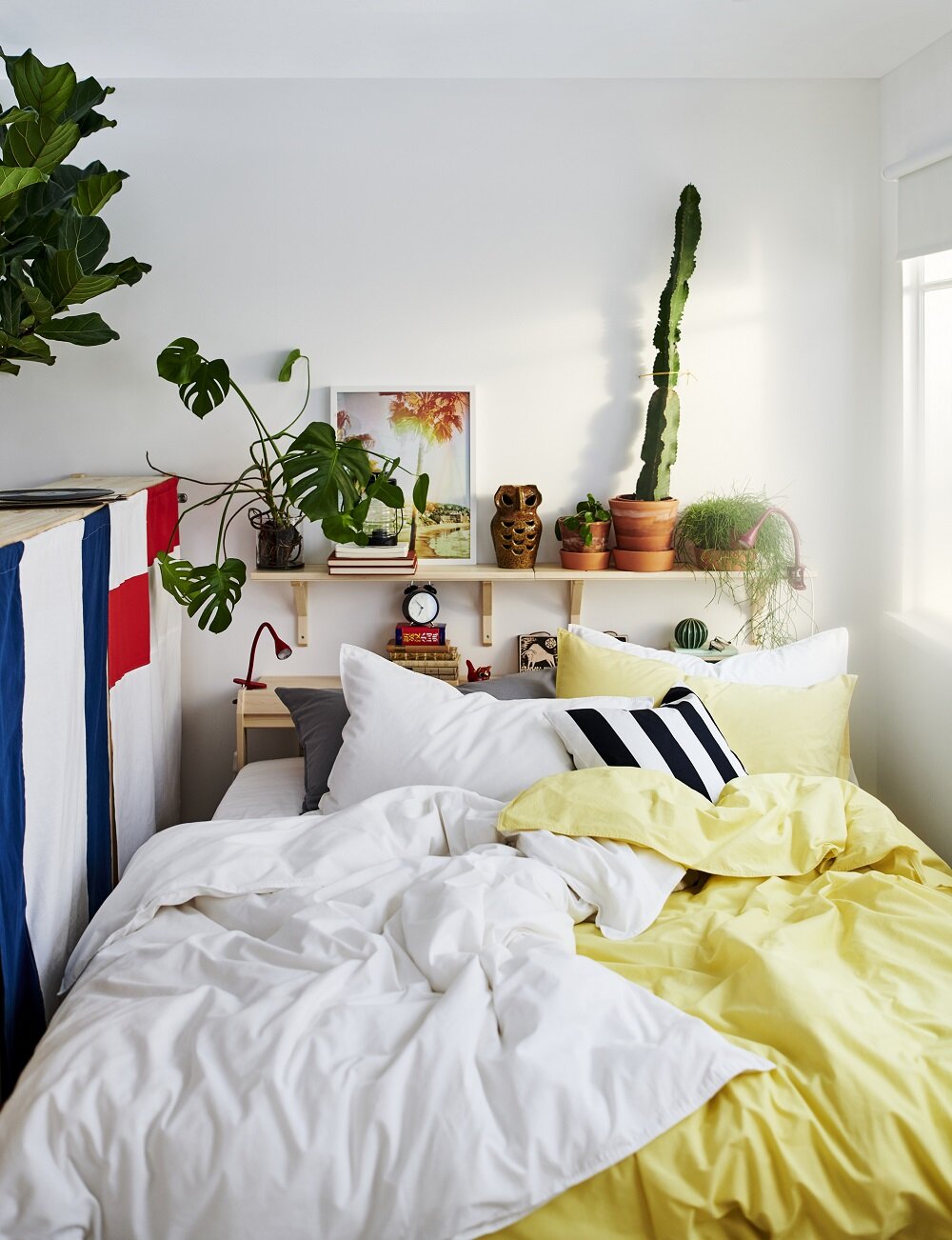 Beautiful Dorm Room Decorating Ideas 12 half-high-bookcase-fabric-dorm-room-divider