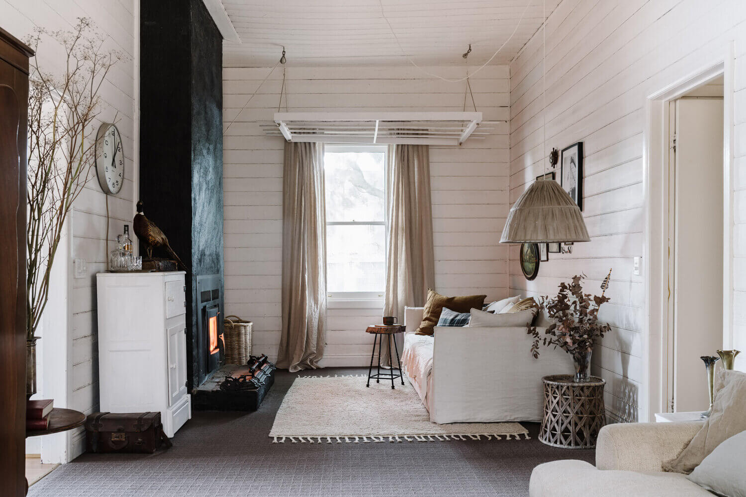 The White Vintage Weatherboard Cottage of an Interior Photographer 2 white vintage weatherboard cottage australia nordroom1 The White Vintage Weatherboard Cottage of an Interior Photographer