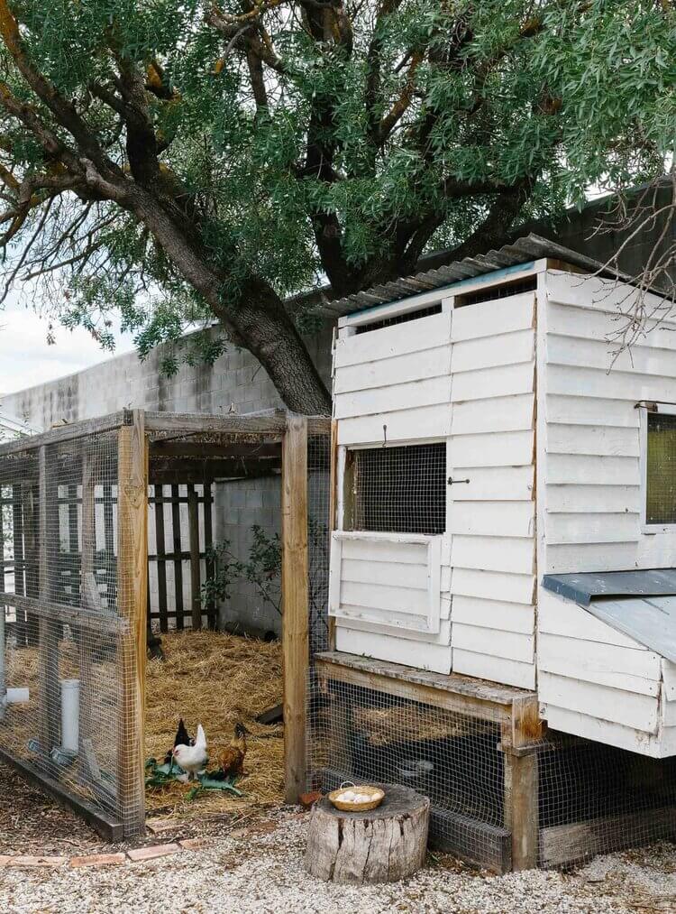 The White Vintage Weatherboard Cottage of an Interior Photographer 20 white vintage weatherboard cottage australia nordroom19 The White Vintage Weatherboard Cottage of an Interior Photographer